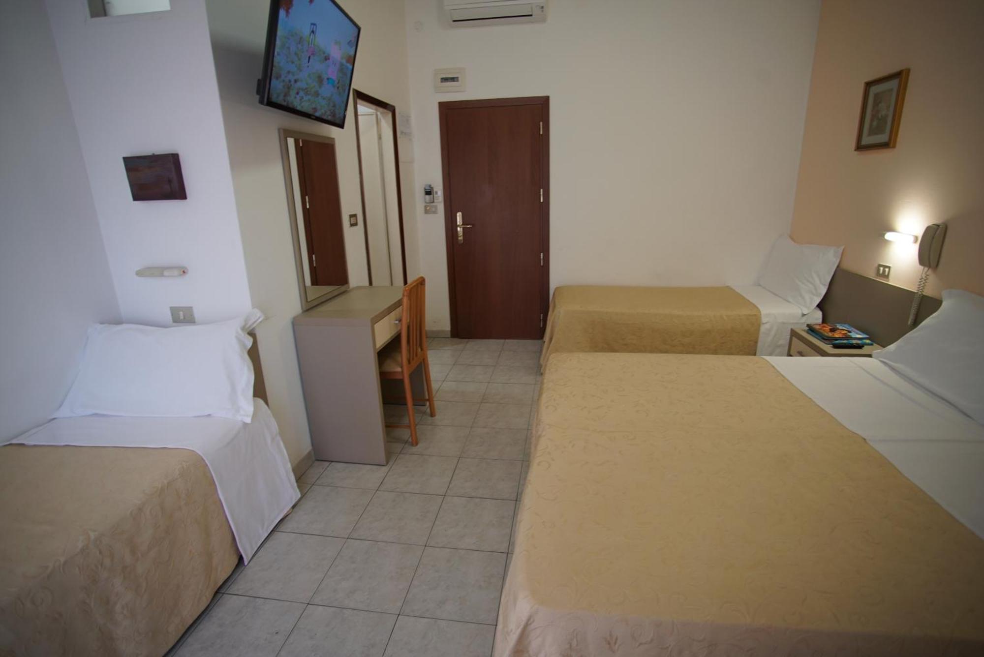 רימיני Hotel Dell'Angelo מראה חיצוני תמונה