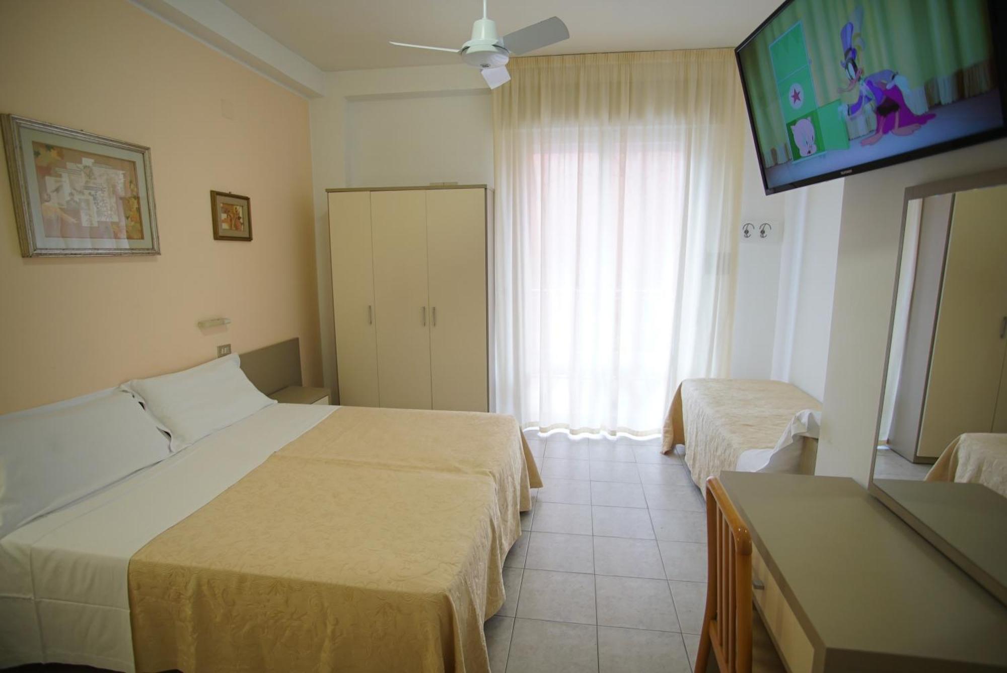 רימיני Hotel Dell'Angelo מראה חיצוני תמונה